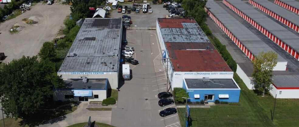 32639 Groesbeck Hwy, Fraser, MI à vendre - Aérien - Image 2 de 3