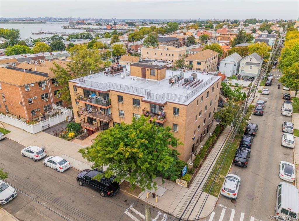 12215 25th Rd, Flushing, NY 11354 - Unité CF1 -  - Photo intérieure - Image 2 of 10