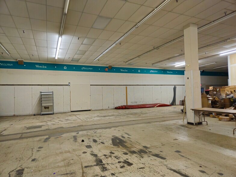 4495-4499 Mall Dr, Steubenville, OH à louer - Photo du bâtiment - Image 3 de 24