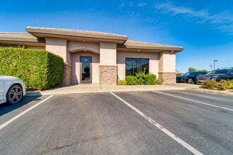 950 Tharp Rd, Yuba City, CA for lease Interior Photo- Image 2 of 7