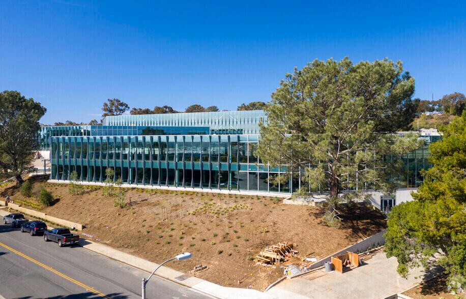 3050 Science Park Rd, San Diego, CA à louer - Photo du bâtiment - Image 2 de 5
