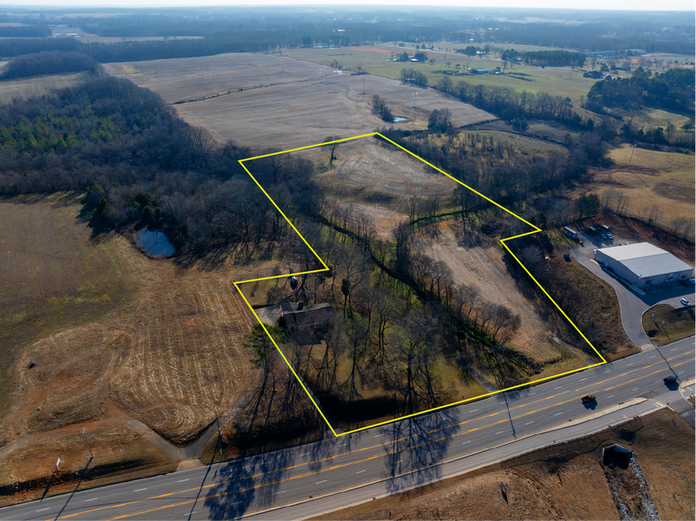 2590 US-43, Lawrenceburg, TN for sale - Building Photo - Image 2 of 3