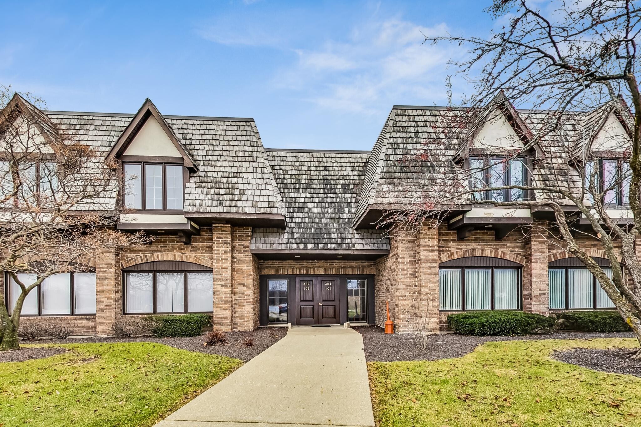 28085 N Ashley Cir, Libertyville, IL à vendre Photo du bâtiment- Image 1 de 15