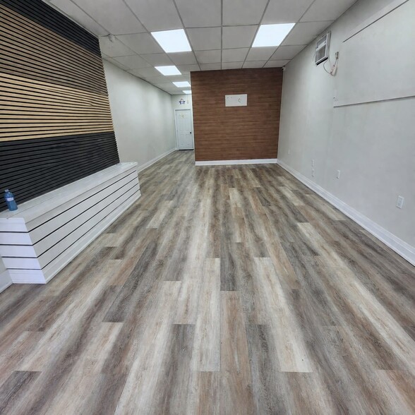 1499 Main St E, Hamilton, ON for lease - Building Photo - Image 2 of 8