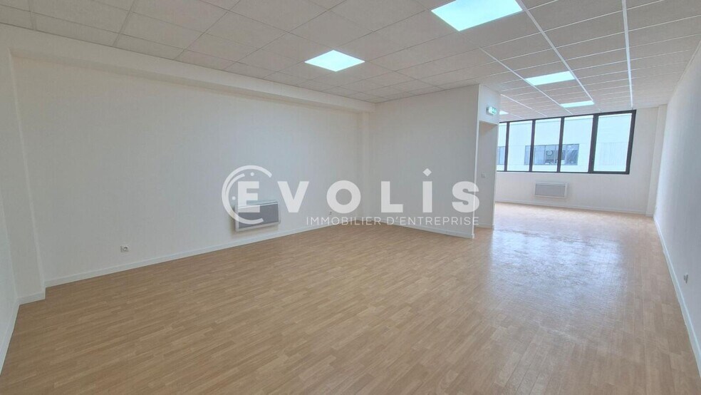 Flex in Serris for sale - Interior Photo - Image 2 of 5