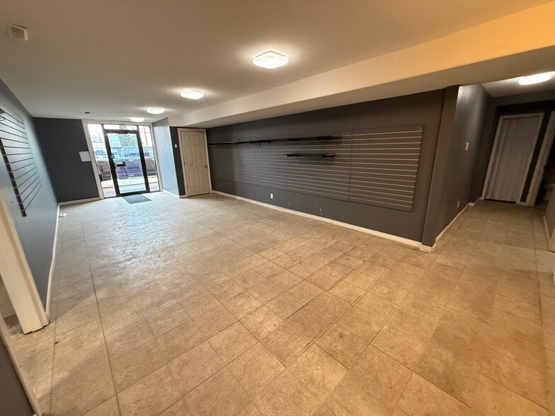 2213 2 Av N, Lethbridge, AB à louer - Photo du bâtiment - Image 3 de 12