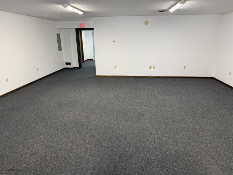 4935 S Prospect St, Ravenna, OH for lease - Building Photo - Image 3 of 7