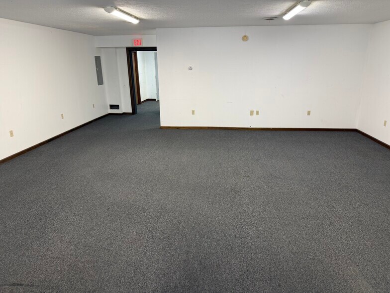 4935 S Prospect St, Ravenna, OH à louer - Photo du bâtiment - Image 3 de 7