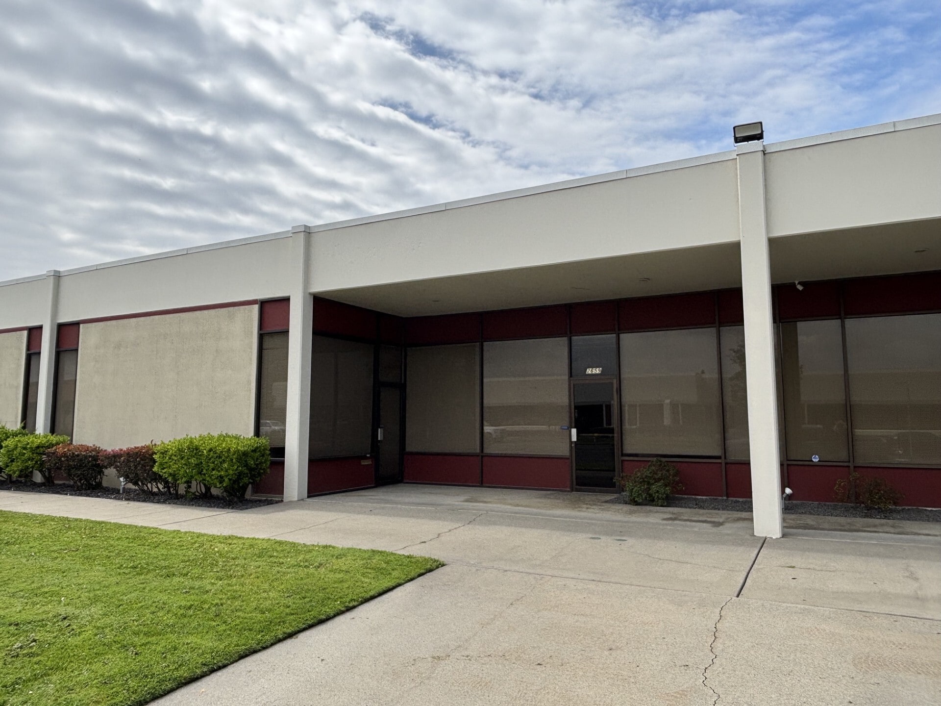 2659 Del Monte St, West Sacramento, CA for lease Building Photo- Image 1 of 2