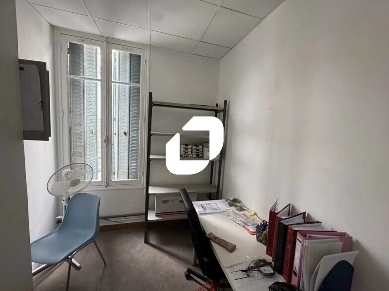 Bureau dans Malakoff à louer - Photo du bâtiment - Image 3 de 24