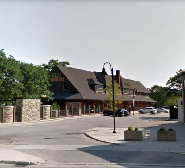 664 Richmond St, London, ON à louer - Photo du bâtiment - Image 1 de 2