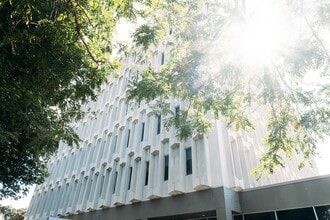 111 Waterloo St, London, ON à louer Photo du bâtiment- Image 1 de 5