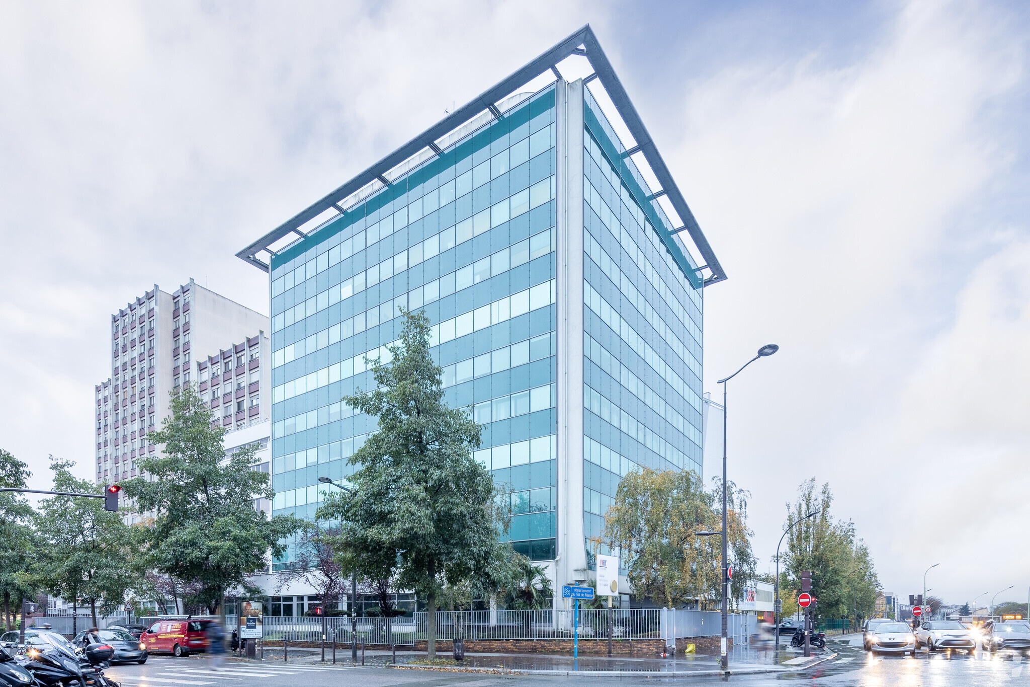 Office in 1 Boulevard Hippolyte Marques, Ivry-sur-Seine for lease Primary Photo- Image 1 of 3