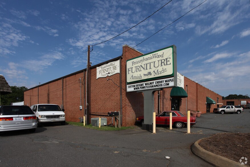 8616-8620 Monroe Rd, Charlotte, NC à louer - Photo du bâtiment - Image 3 de 7