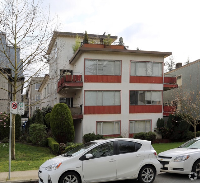 1316 W 14th Ave, Vancouver, BC for sale - Building Photo - Image 2 of 3