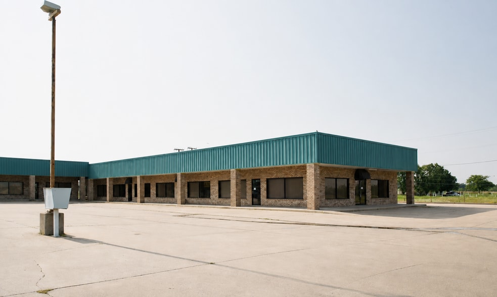 11213 N Garnett Rd, Owasso, OK for lease - Building Photo - Image 1 of 2