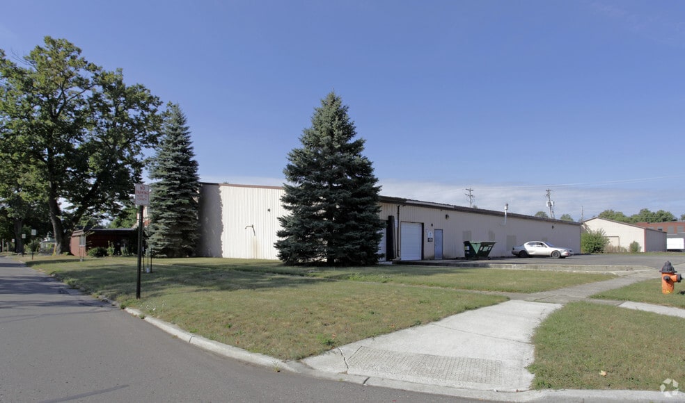 403 S Jefferson St, Sturgis, MI for lease - Primary Photo - Image 1 of 5