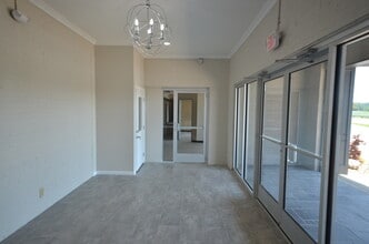 443-445 Turkeyfoot Lake Rd, Akron, OH for lease Interior Photo- Image 2 of 7