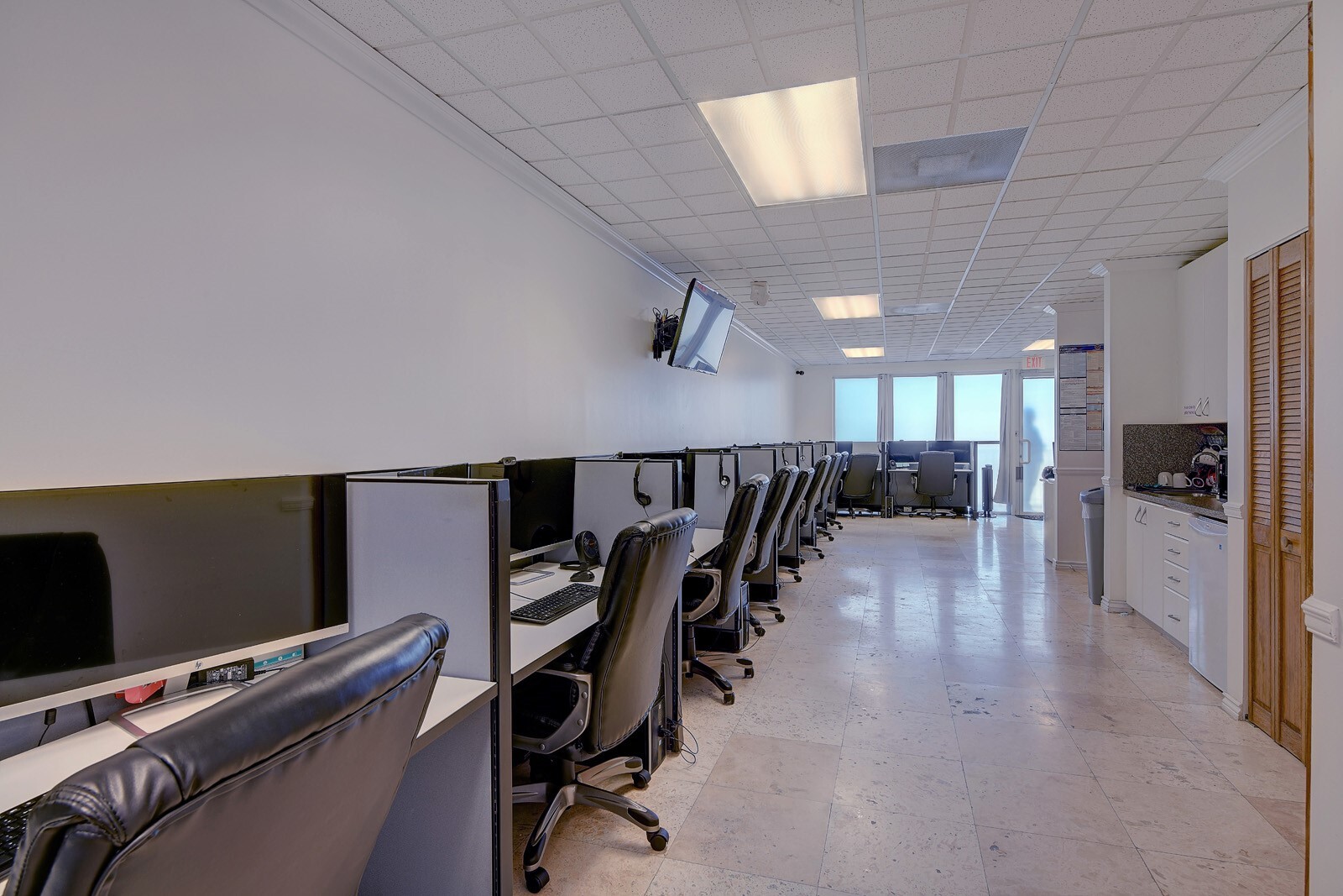 5220 S University Dr, Davie, FL à louer Photo intérieure- Image 1 de 9