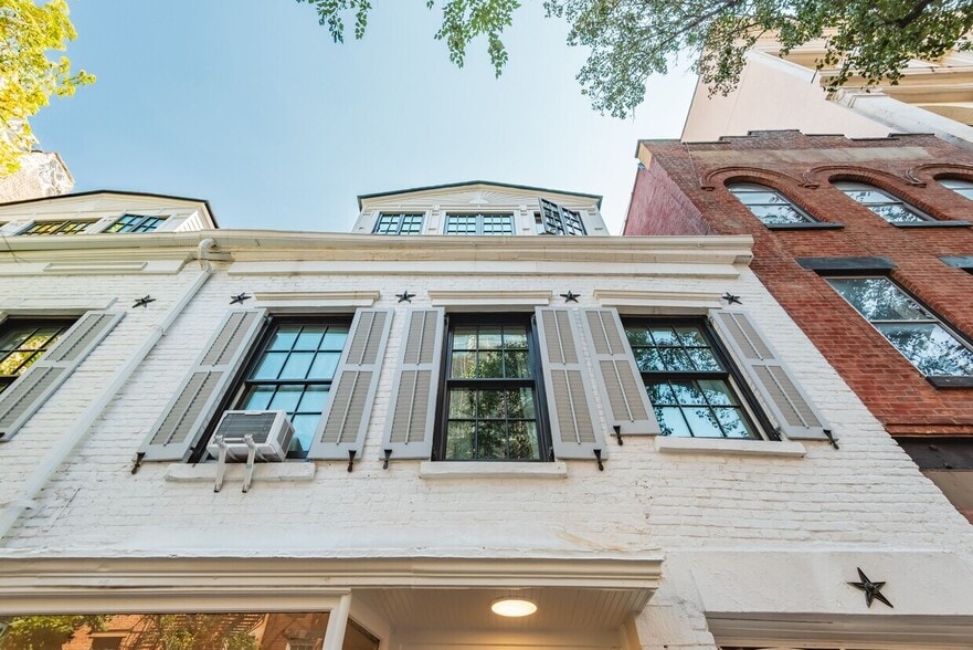 18-20 Christopher St, New York portfolio of 2 properties for sale on LoopNet.ca - Building Photo - Image 2 of 22