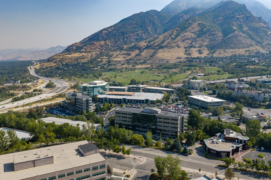 6350 S 3000 E, Salt Lake City, UT à louer - Photo du bâtiment - Image 2 de 14