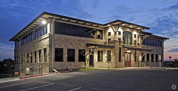 3 Lakeway Centre Ct, Austin, TX à louer - Photo du bâtiment - Image 3 de 31