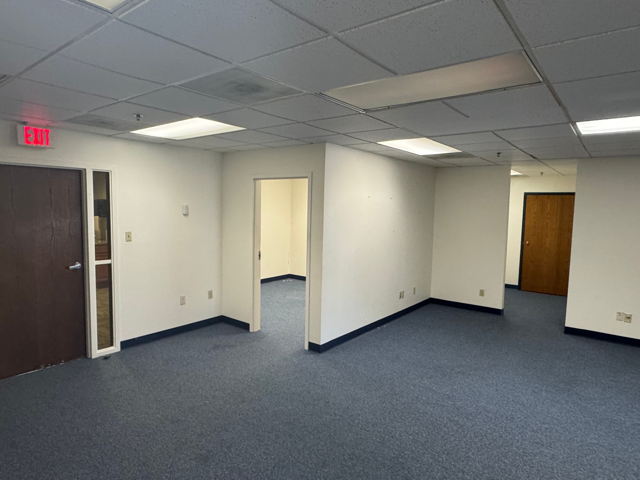 333 Bishops Way, Brookfield, WI for lease Interior Photo- Image 1 of 11