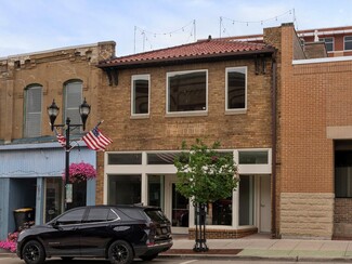 More details for 114 N 8th St, Manitowoc, WI - Retail for Sale