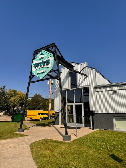 1153 SE 16th Ave, Minneapolis, MN for lease - Building Photo - Image 1 of 40