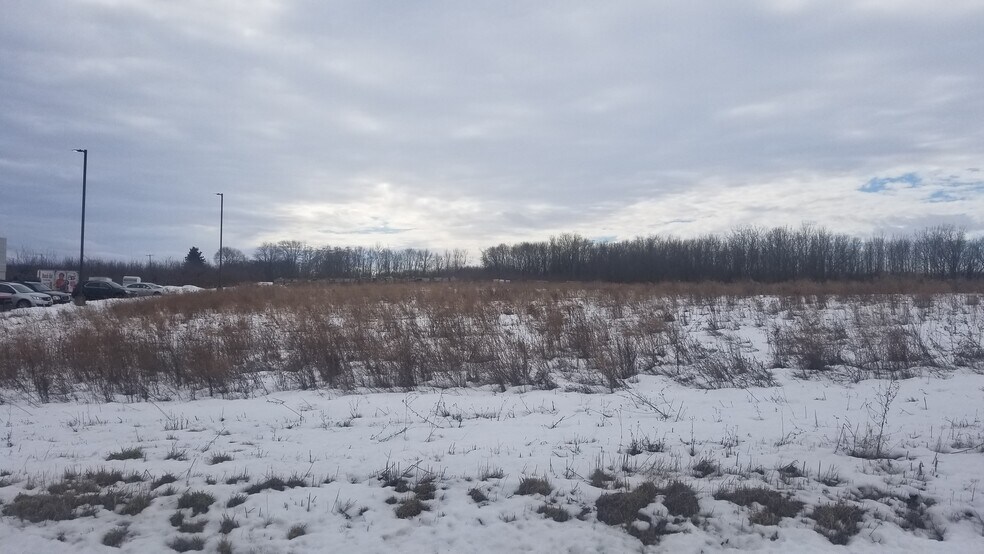 1029 Route 5 & 20, Geneva, NY à vendre - Photo du bâtiment - Image 3 de 3