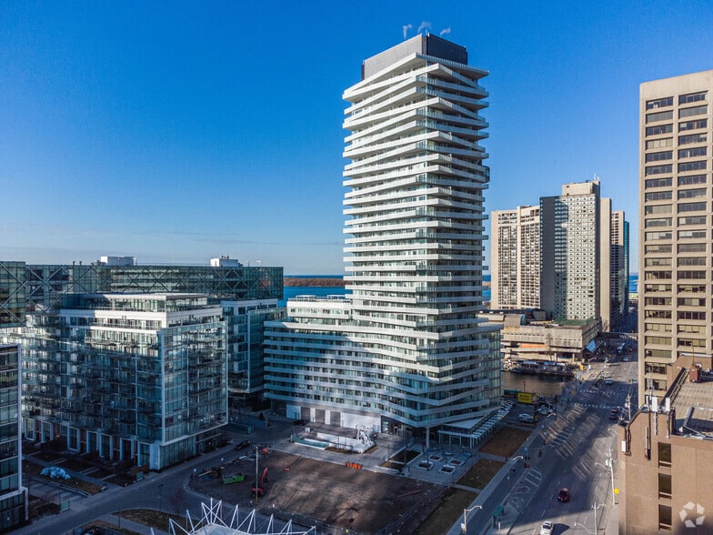 15 Queens Quay E, Toronto, ON for sale - Primary Photo - Image 1 of 1