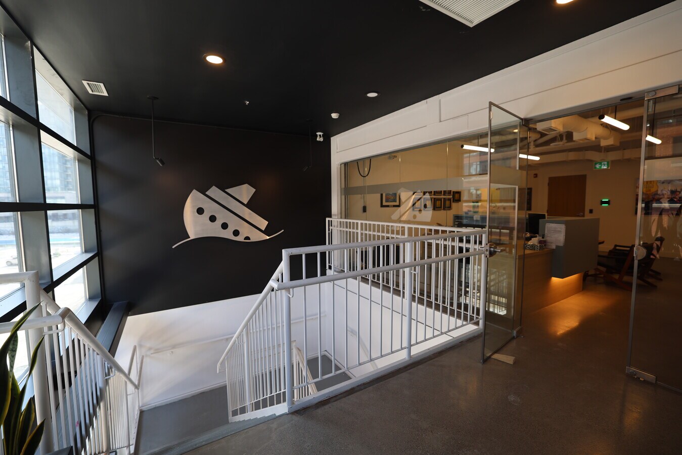 32 Lisgar St, Toronto, ON M6J 0C9 - Unité 300 -  - Photo intérieure - Image 1 of 22