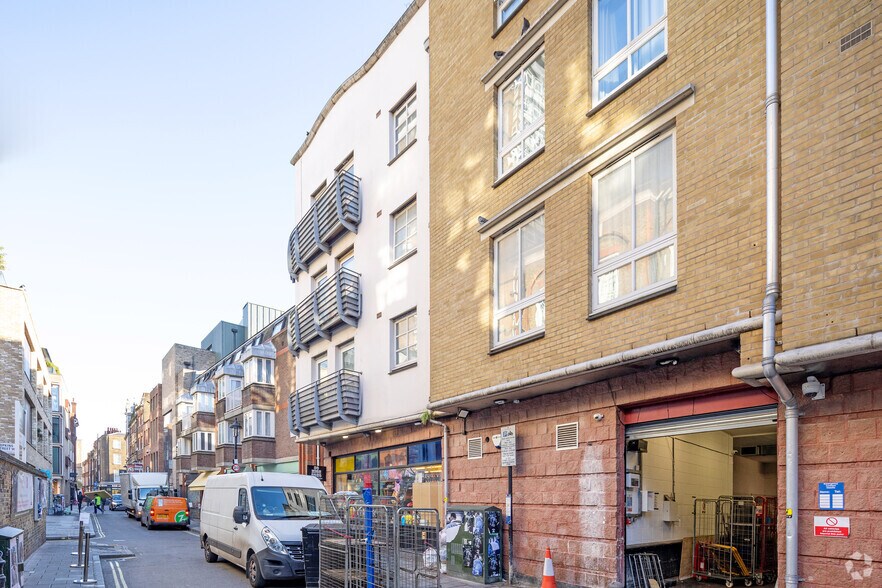 22 Peter St, Londres à louer - Photo du bâtiment - Image 3 de 3