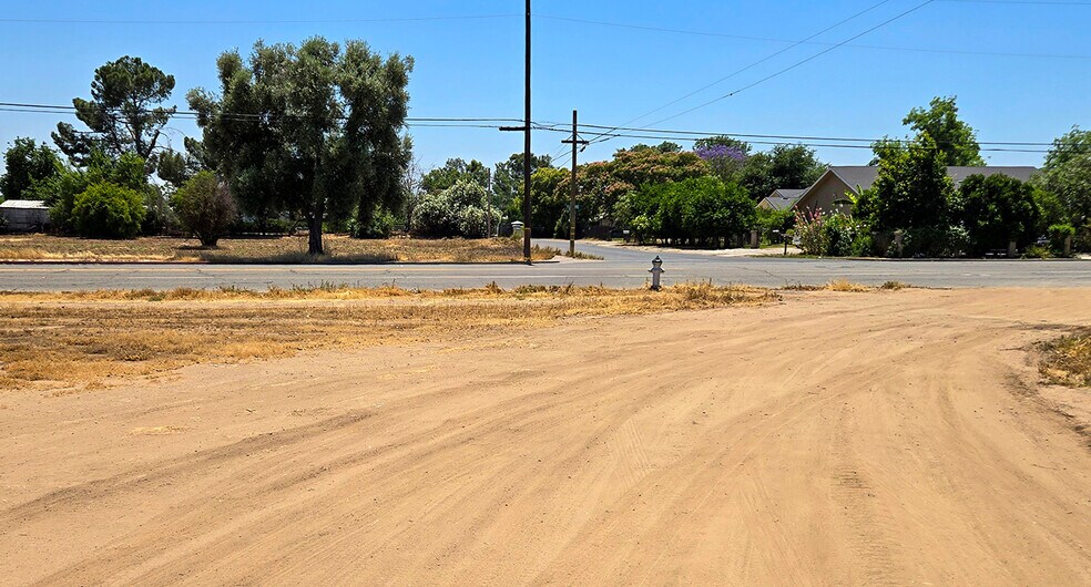 NWC of Minnewawa and Tulare Avenues, Fresno, CA à vendre - Photo du bâtiment - Image 2 de 2