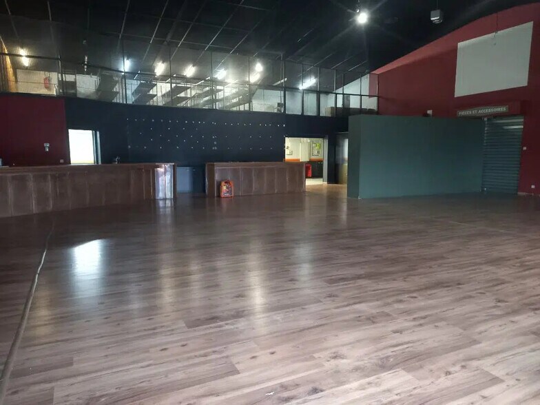 Flex in Besançon for sale - Interior Photo - Image 1 of 12