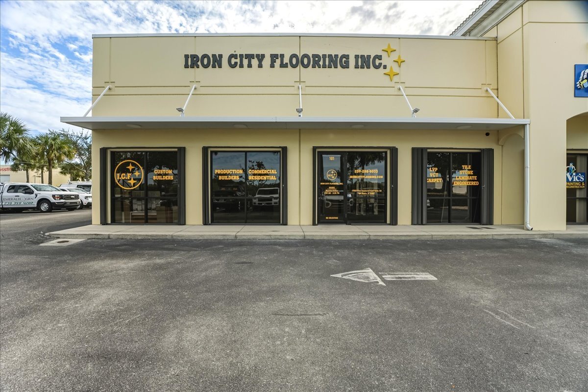 17000 Alico Commerce Ct, Fort Myers, FL à vendre Photo du bâtiment- Image 1 de 19