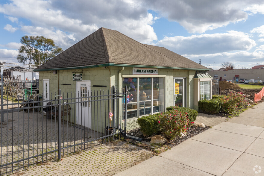 4876 Greenfield Rd, Dearborn, MI for sale - Building Photo - Image 1 of 1