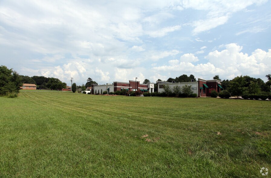 410 N 16 Hwy, Denver, NC à louer - Photo du bâtiment - Image 3 de 7
