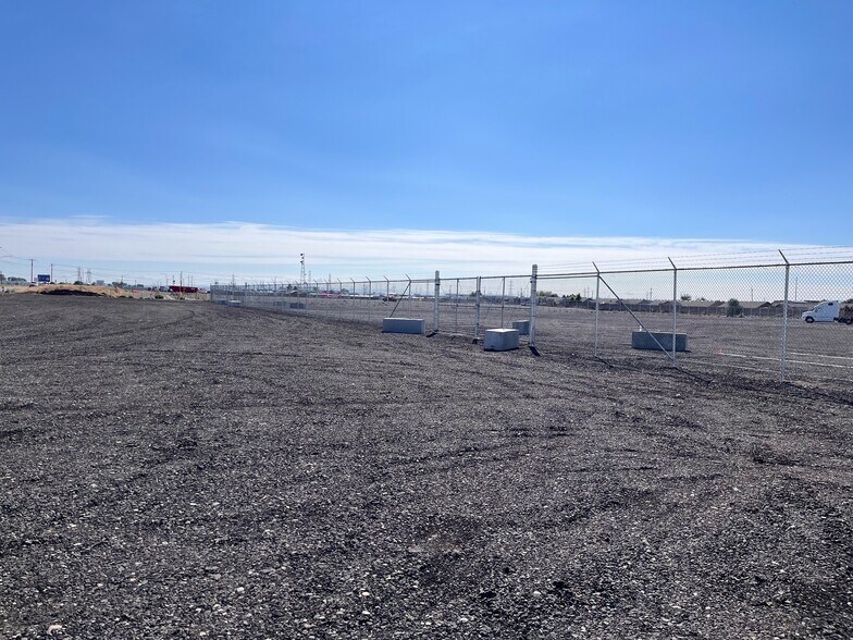 Lewis -1, Pasco, WA à vendre - Photo du bâtiment - Image 2 de 14