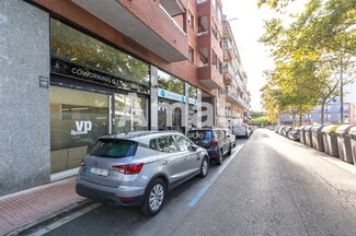 Plus de détails pour Multi-résidentiel à vendre