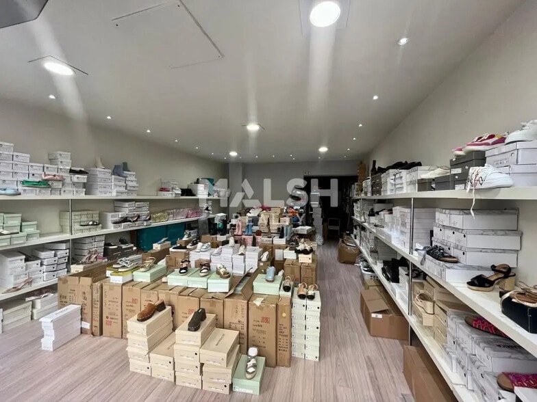 Retail in Lyon for lease - Building Photo - Image 2 of 4