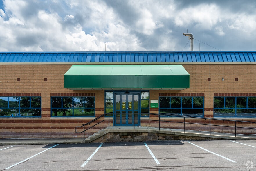 133 Church Hill Rd, McKees Rocks, PA for sale - Building Photo - Image 3 of 4