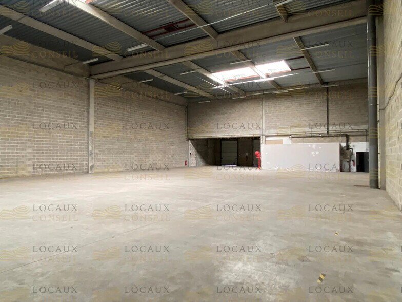 Bureau dans Herblay à louer - Photo du bâtiment - Image 3 de 6