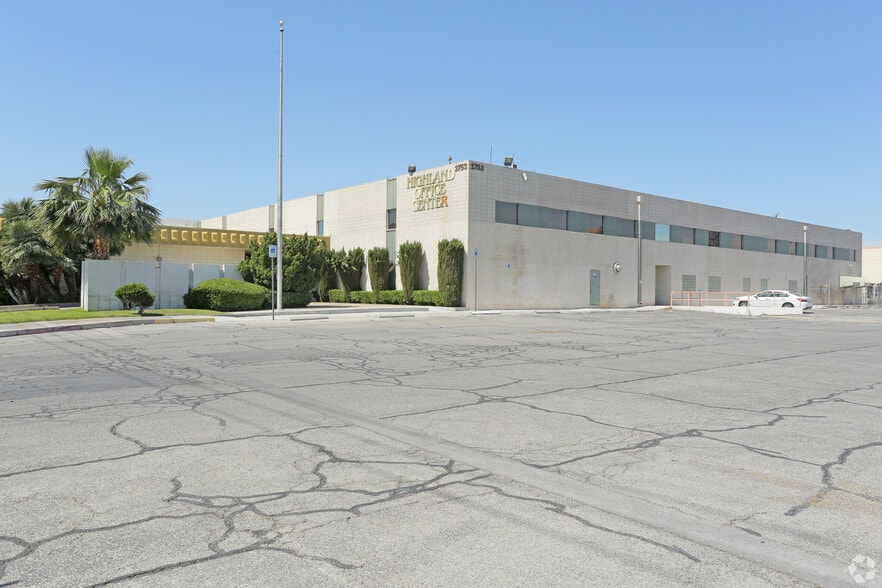 2753 S Highland Dr, Las Vegas, NV à vendre - Photo du bâtiment - Image 3 de 3