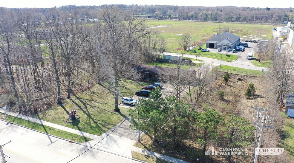 1815 Cooper Foster Park Rd, Amherst, OH à louer - Photo du bâtiment - Image 2 de 9