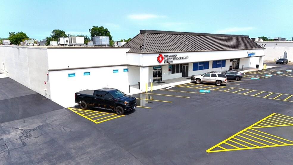 6723 S Flores St, San Antonio, TX for sale - Building Photo - Image 2 of 10