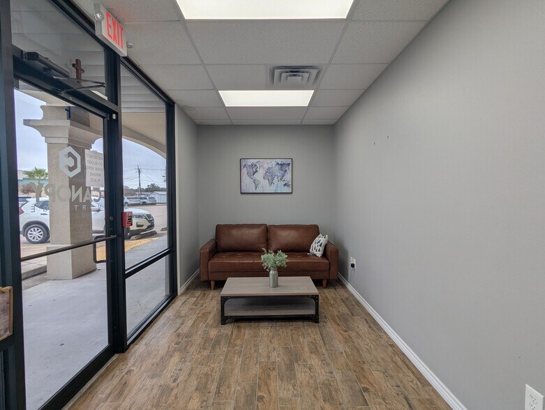 8460 Central Mall Dr, Port Arthur, TX à louer - Photo du bâtiment - Image 2 de 16