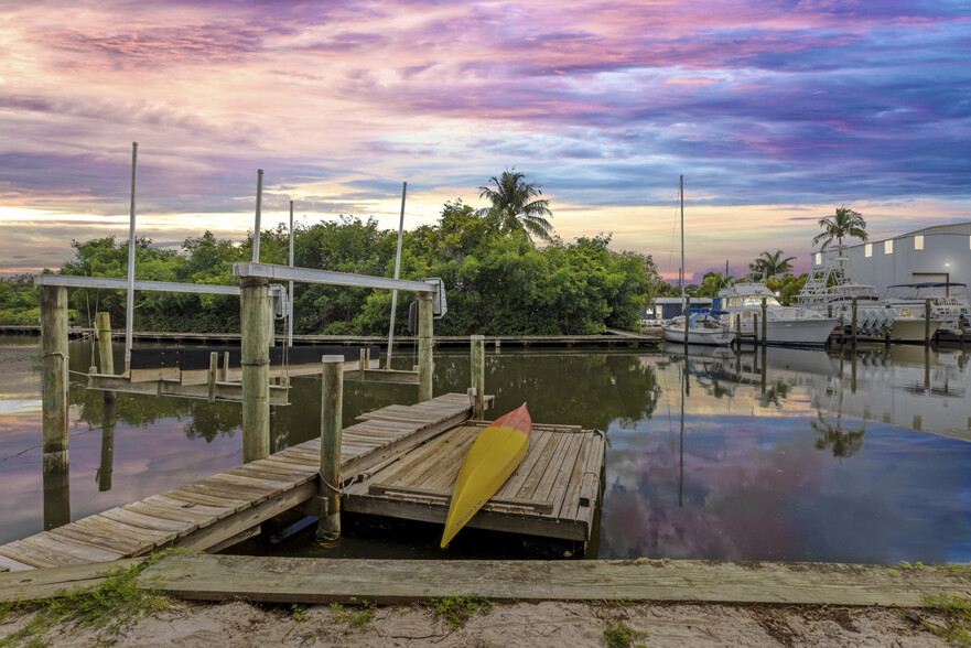 4832 SE Anchor Ave, Stuart, FL for sale - Primary Photo - Image 2 of 56