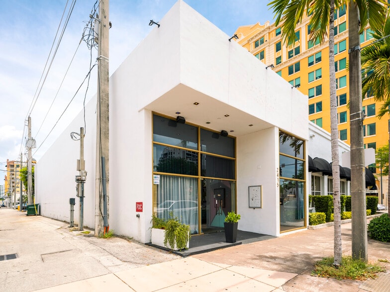 2415 Ponce de Leon Blvd, Coral Gables, FL for lease - Building Photo - Image 1 of 6