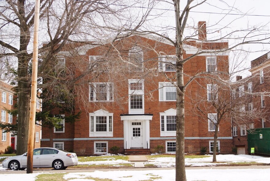 2653 N Moreland Blvd, Cleveland, OH à vendre - Photo du bâtiment - Image 2 de 2